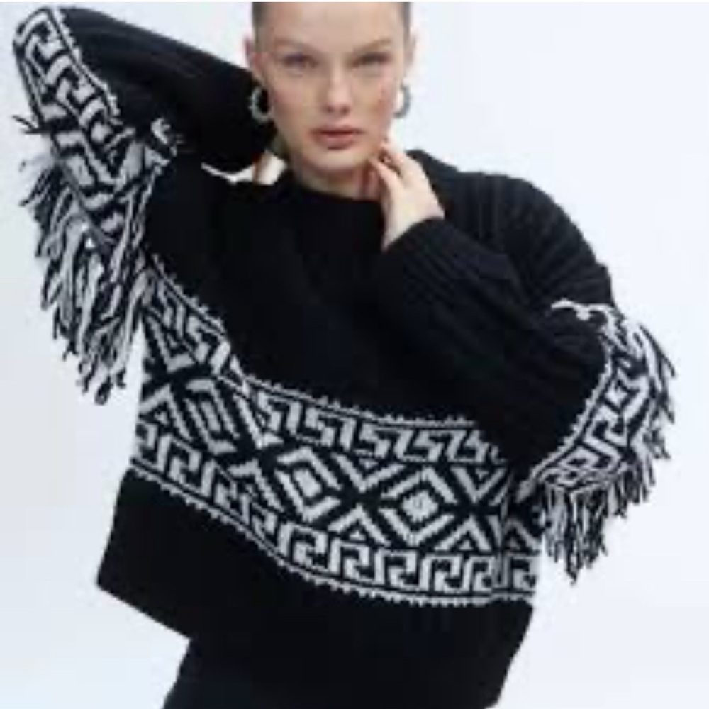 H&M Ralaxed fit jaquard chunky fringe sweater black white sz XS